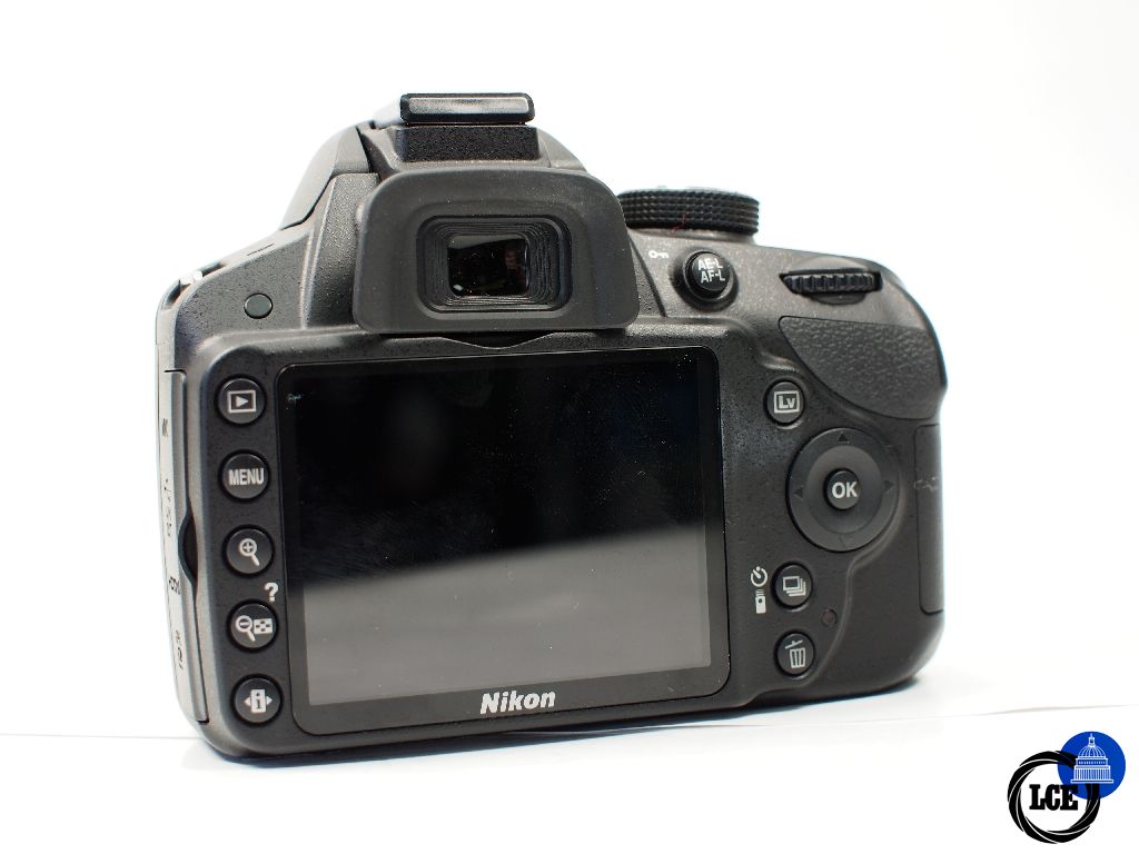 Nikon D3200 