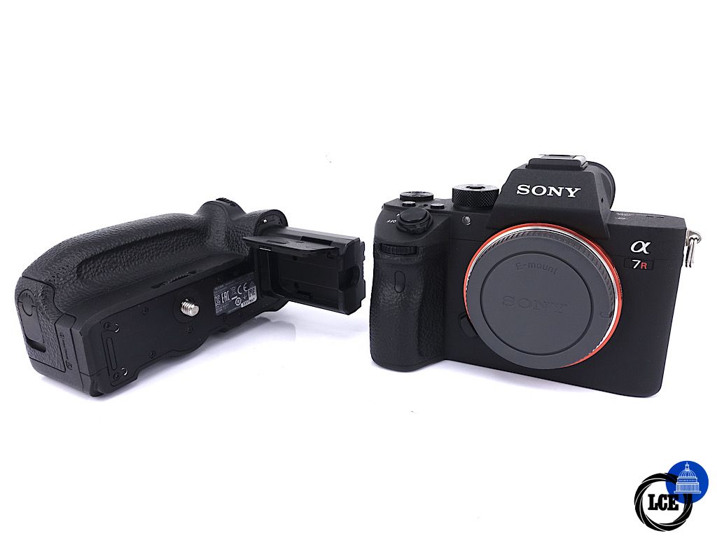 Sony A7R III Body + VGC3EM Battery Grip - Boxed | 5*