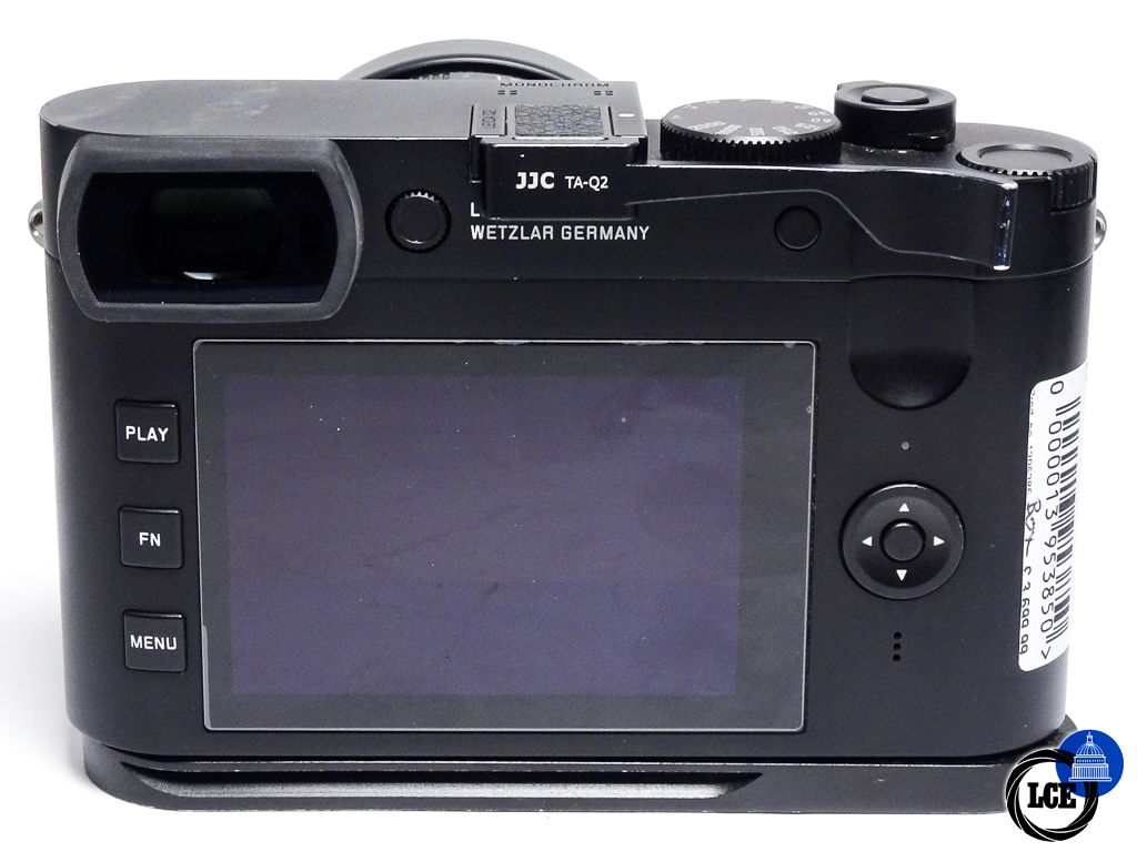 Leica Q2 Monochrom + JJC hand grip + JJC thumb grip