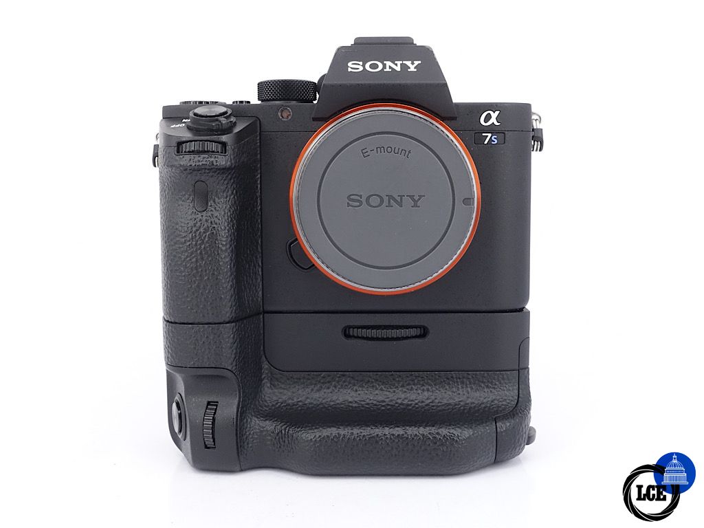 Sony A7S II Body + VG-C2EM Grip - Boxed | 4*