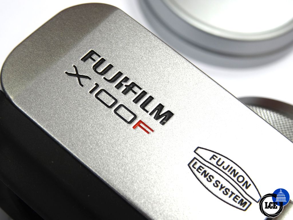 FujiFilm X100F silver 3700 act