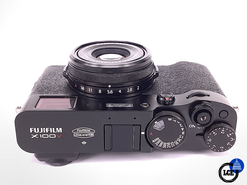 FujiFilm X100v Black ( shutter count only 800 )