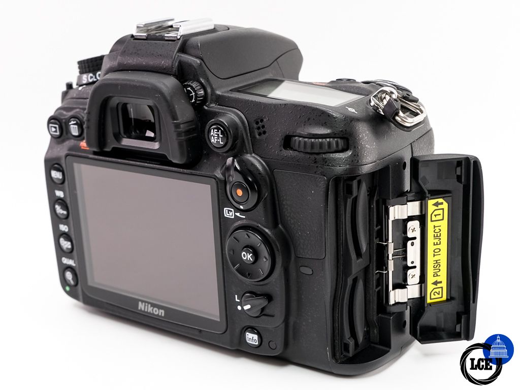 Nikon D7000 Body * BOXED *