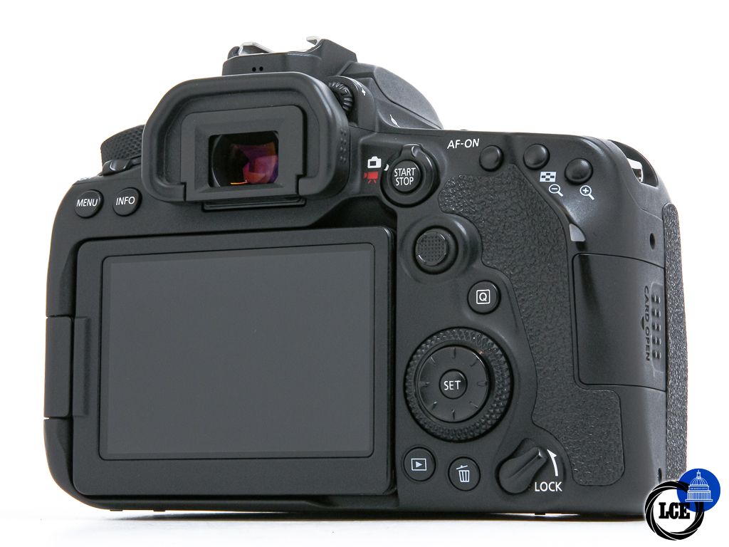 Canon EOS 90D + 18-55mm IS STM **40k Shutter Count**