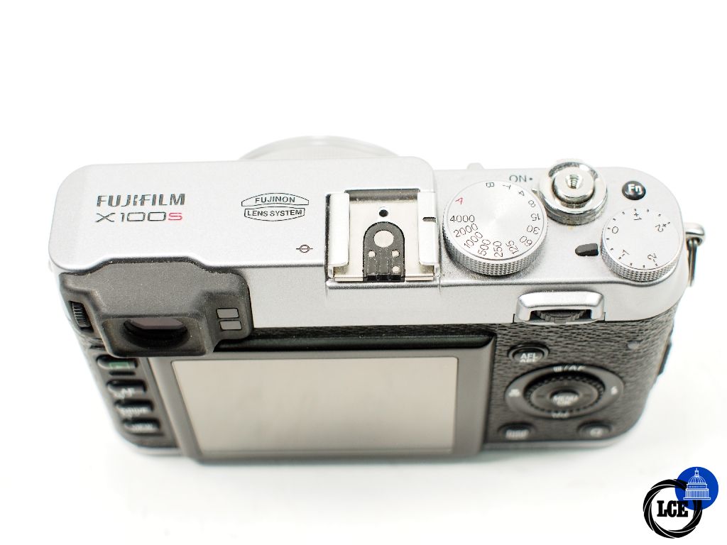 FujiFilm X100s shutter count 8.8k