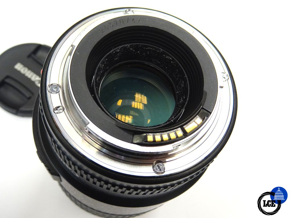 Canon EF 100mm f2.8 USM