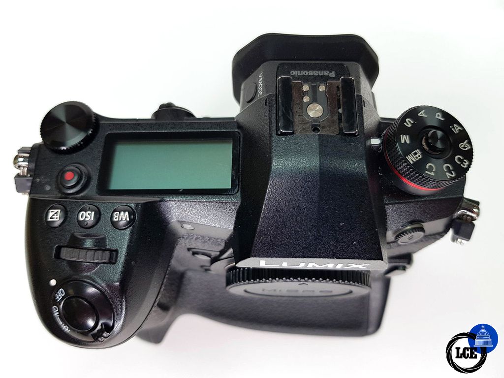 Panasonic Lumix G9 body + grip