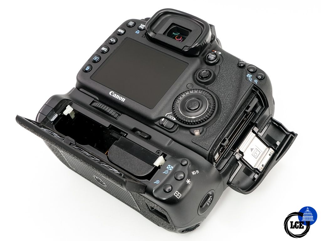 Canon EOS 7D + BG-E7 Battery Grip  * SHUTTER COUNT 5.8K *