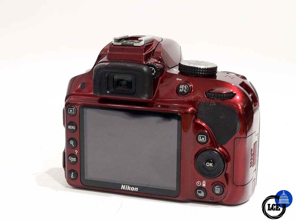 Nikon D3300 Body in red,