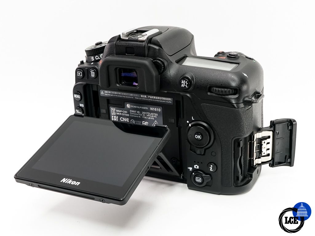 Nikon D7500 Body 