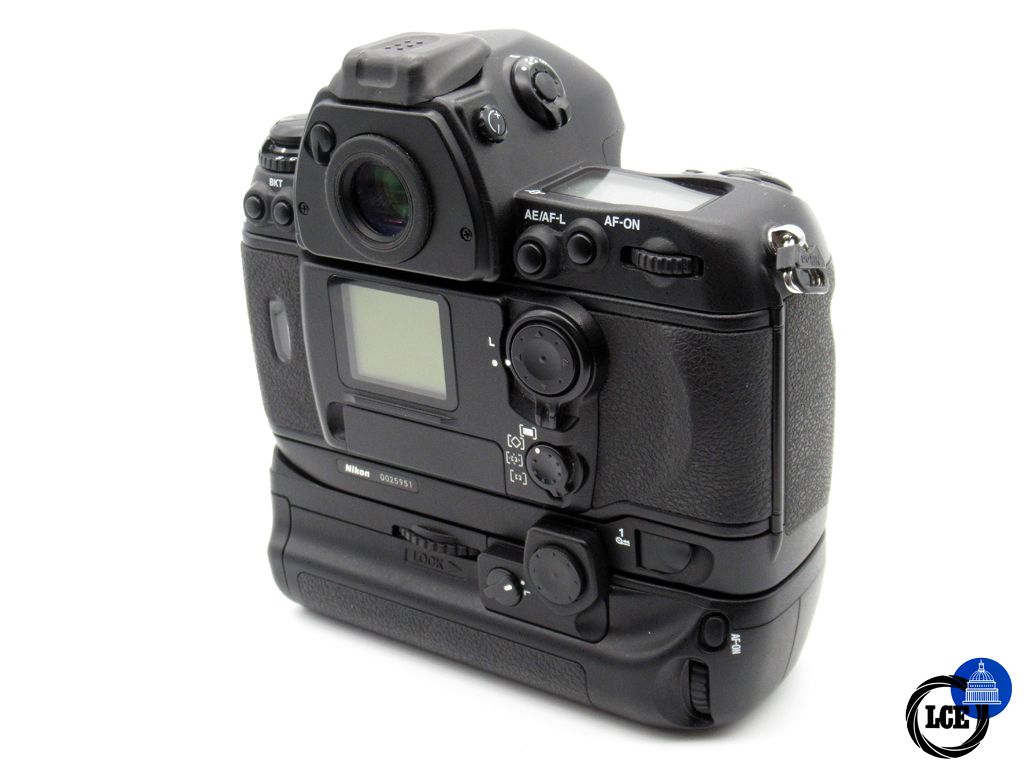 Nikon F6 Body +  MB-40 Grip