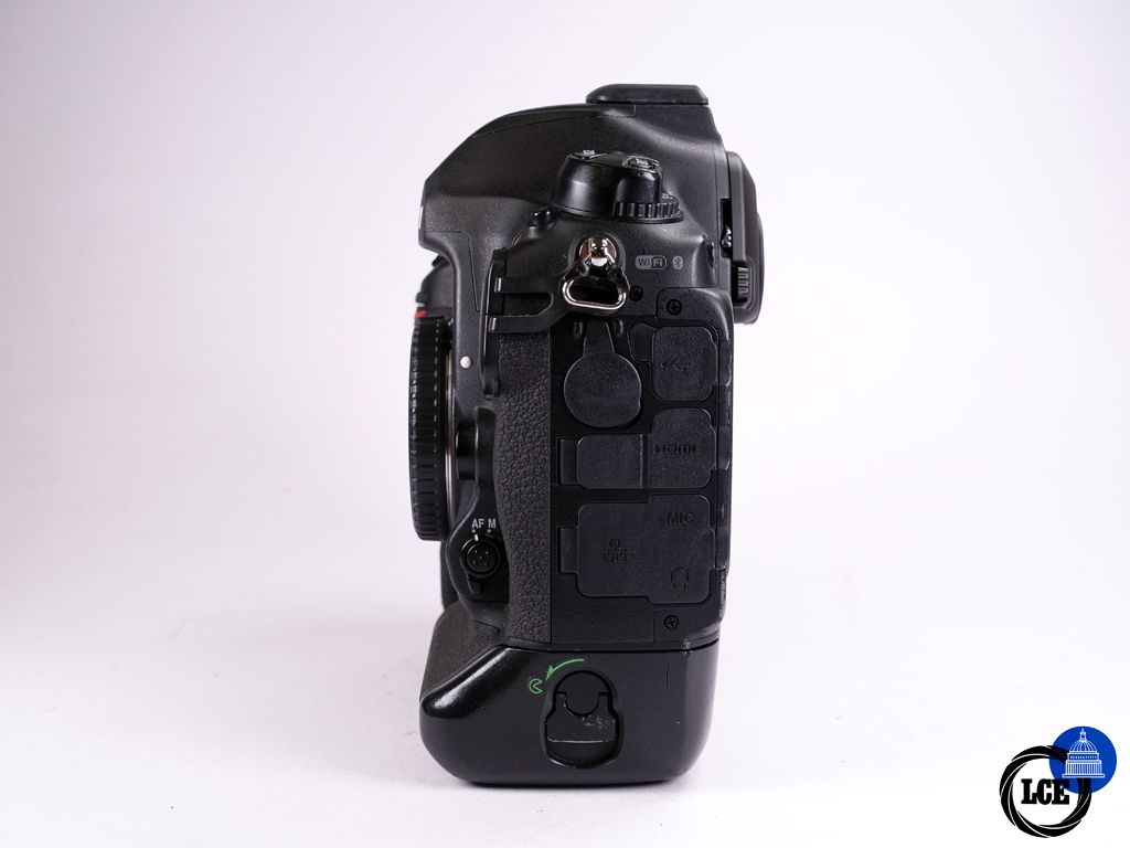 Nikon D6