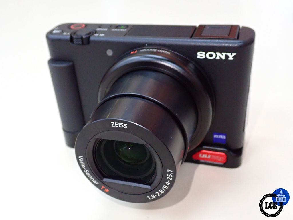 Sony Z-V1 VLOG Camera - 24-70mm (2.9x Optical Zoom)