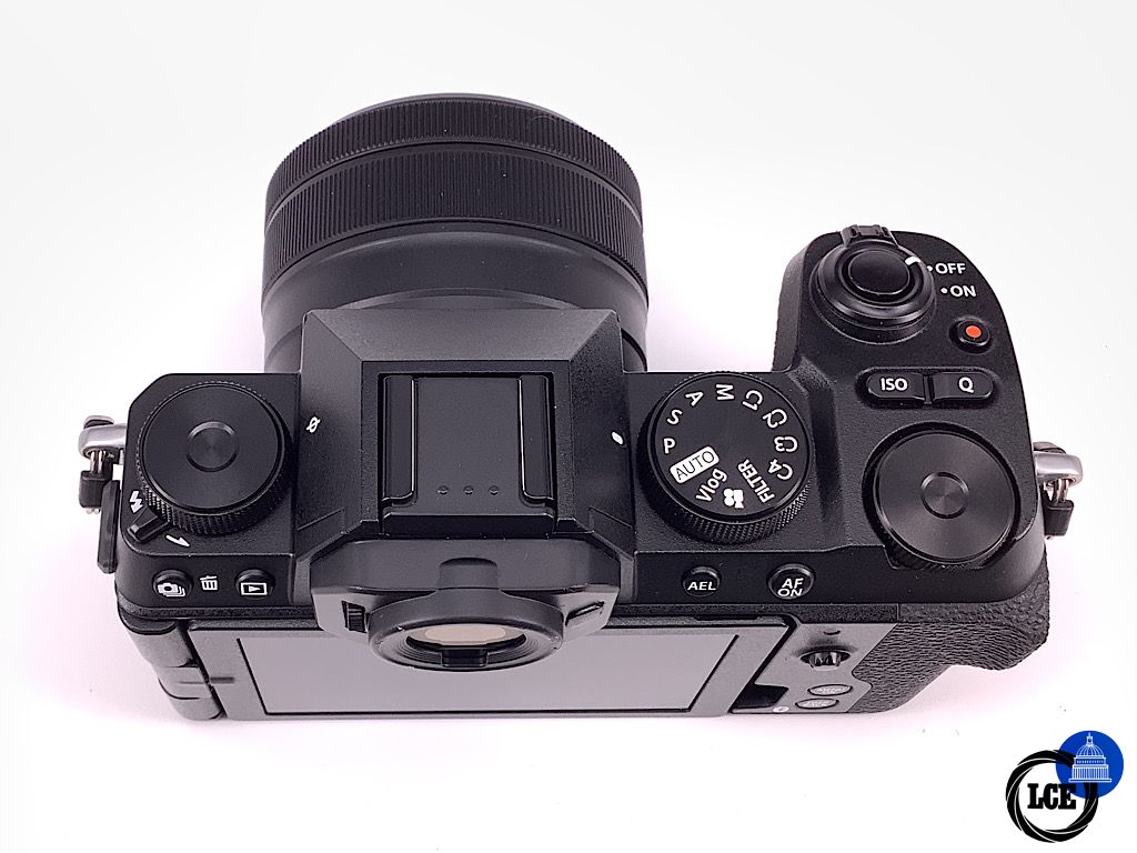 FujiFilm X-S20 + XC 15-45mm f3.5-5.6 OIS power zoom 