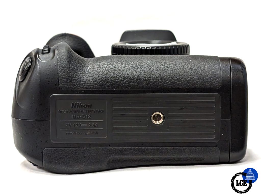 Nikon D800 + MB-D12 Grip