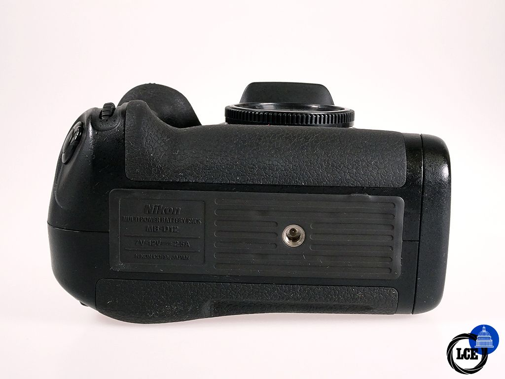 Nikon D800 Body + MB-D12 Battery Grip