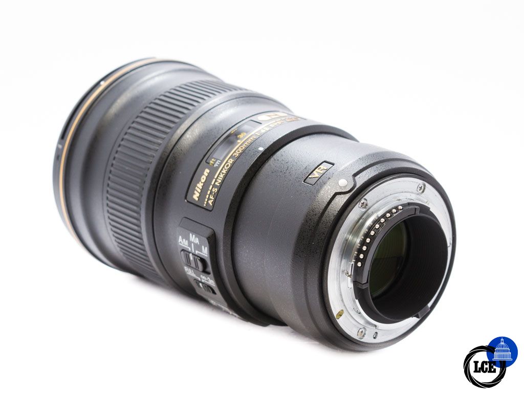 Nikon AF-S 300mm f4 E PF ED VR *Boxed*