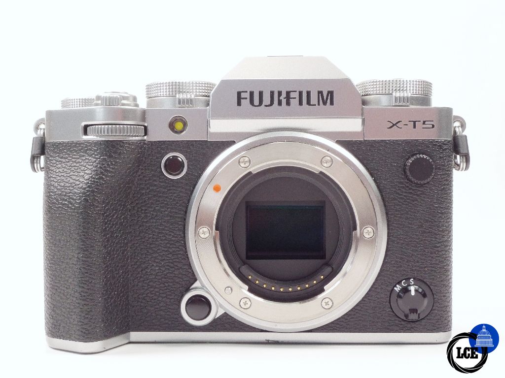 FujiFilm X-T5 Silver Body sub 4.5k sc