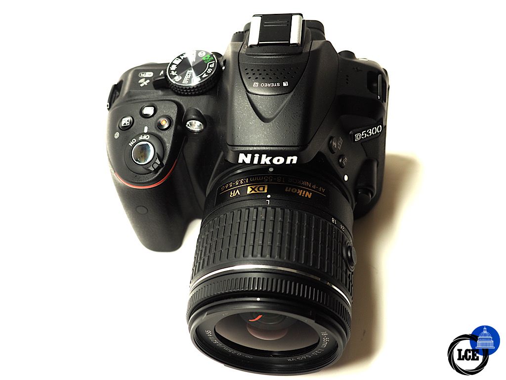 Nikon D5300 + AF-P 18-55mm VR boxer