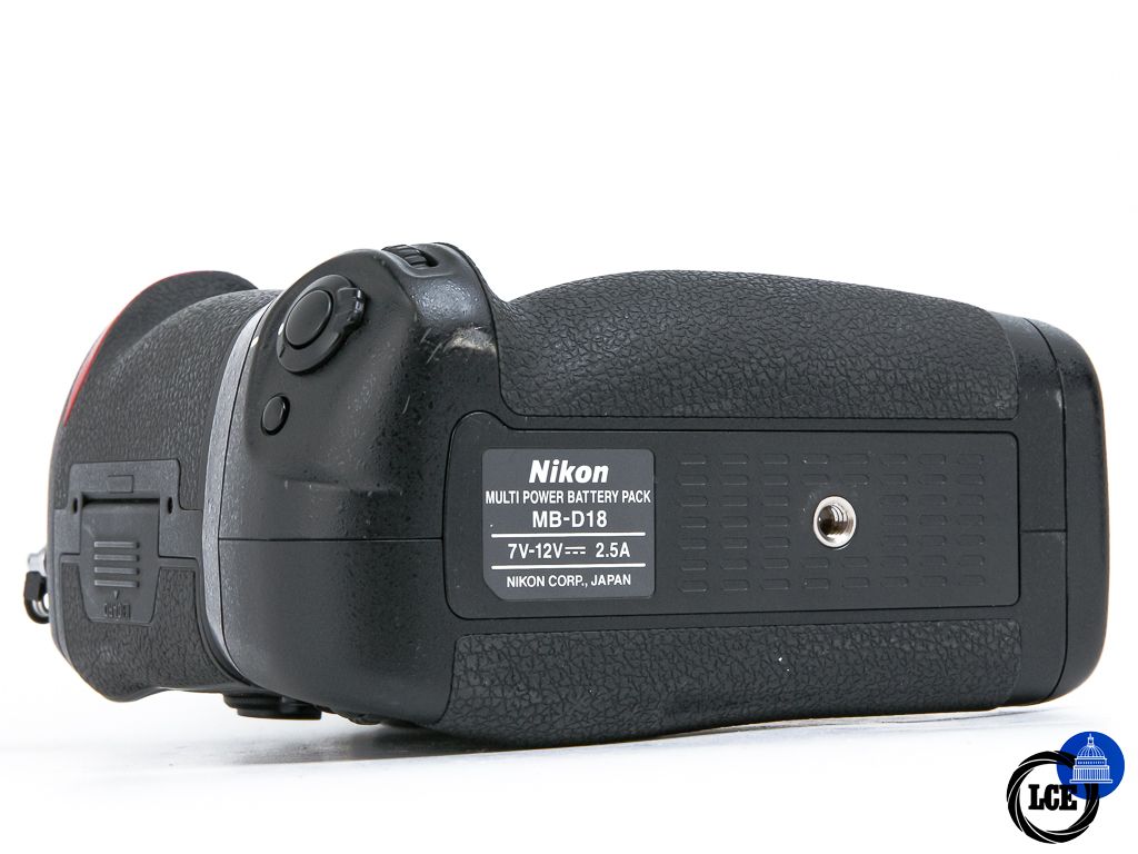 Nikon D850 + MB-D18 + EN-EL18a + MH-26a **21k Shutter Count**