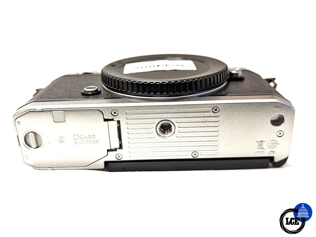 Nikon Zfc Body Silver - Low 1400 Shutter Count 