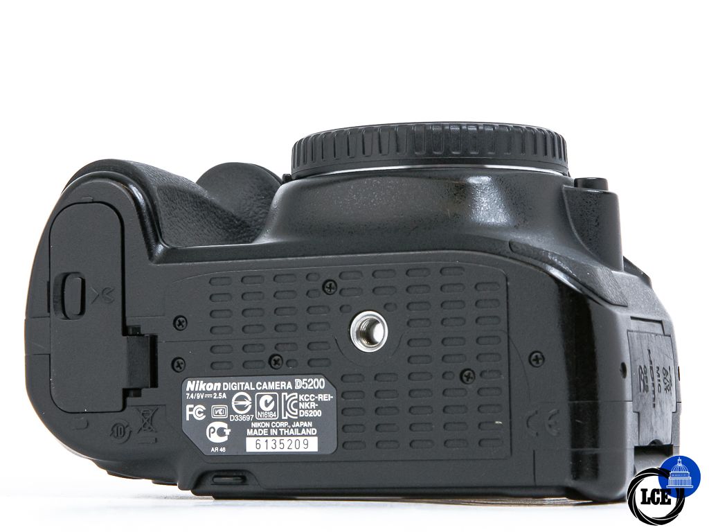 Nikon D5200 Body **120k Shutter Count**