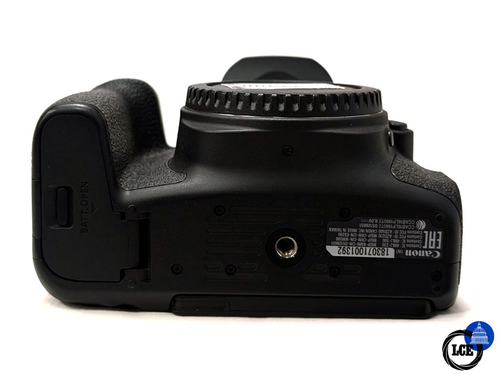 Canon EOS 77D Body - Low 5k Shuttercount!