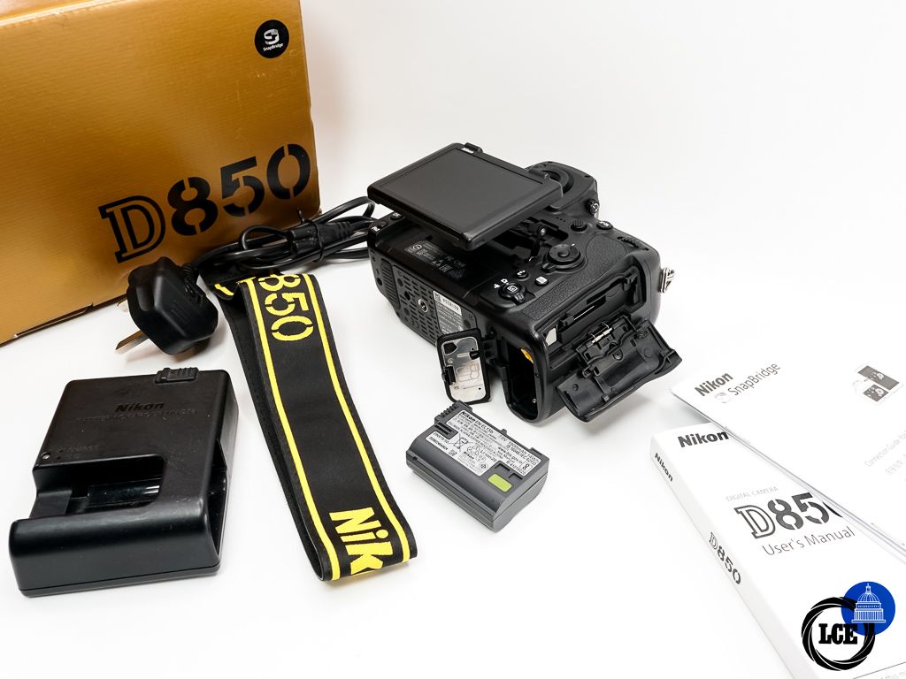 Nikon Nikon D850 Body * BOXED / 35K SHUTTER COUNT *