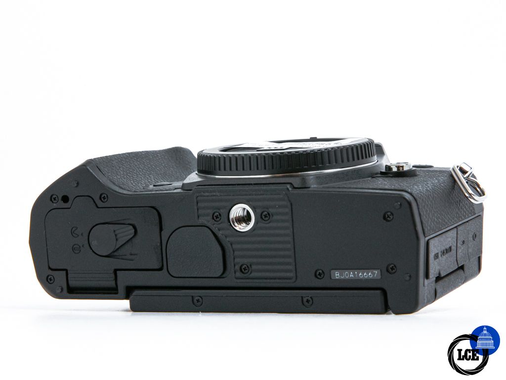 OM SYSTEM OM-5 Body **2.5k Shutter Count**